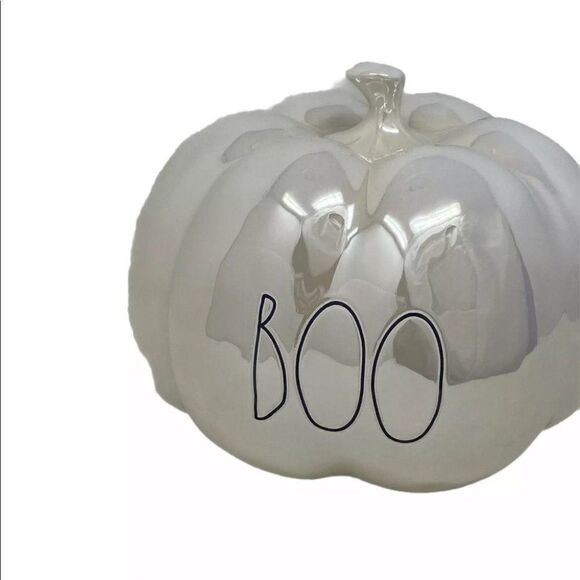 Rae Dunn New 2021 Halloween "BOO" White Iridescent Ceramic Pumpkin VHTF Horror - Picture 7 of 7